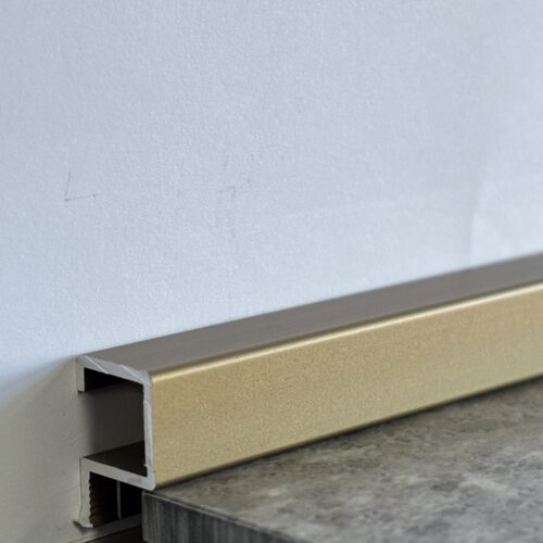 Mini plinta bronze din aluminiu CLIPLIST 11X11