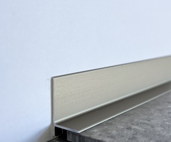 Plinta minimalista titanium din aluminiu CLIPLIST 25X15