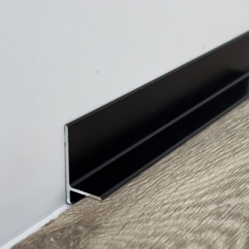Plinta minimalista neagra din aluminiu CLIPLIST 25X15