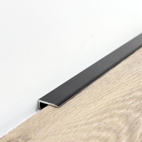 Plinta mini neagra din aluminiu CLIPLIST 1,5X18