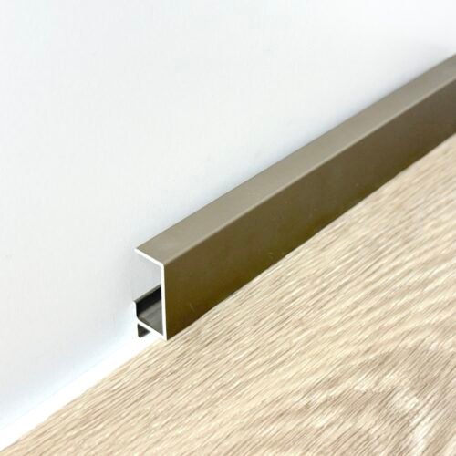 Mini plinta titanium din aluminiu cu lumina LED CLIPLIST 25X12